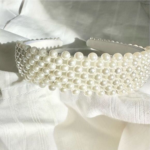 White color pearl embellished headband - Picture 2 of 3